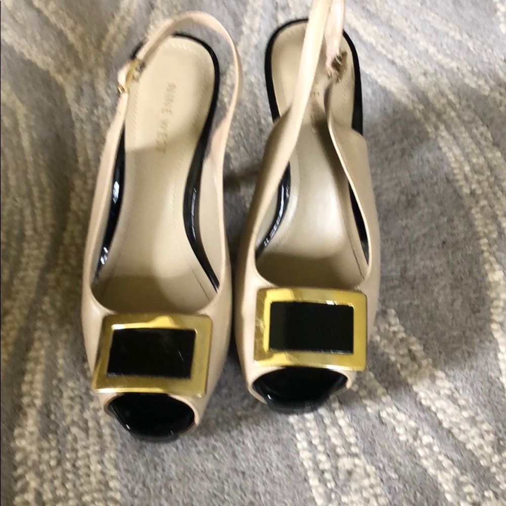 Tan & Black open toe high heels w buckle embellish